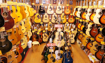 下倉楽器本店隣　アコースティックギター専門店
